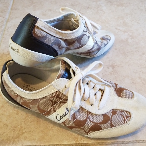Coach Shoes - GENTLY WORN BAYLEE COACH SNEAKER!!